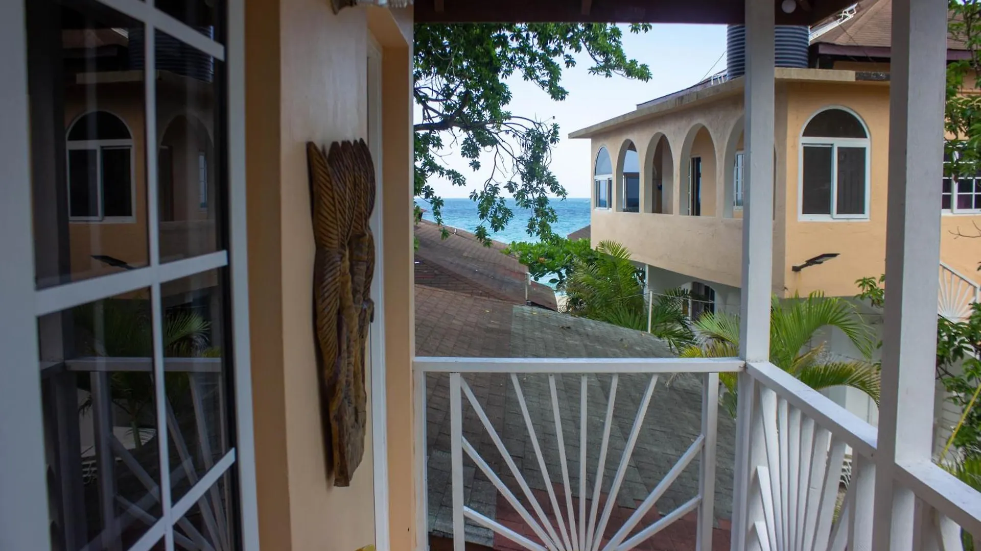 Mom'S Place Negril Hotel