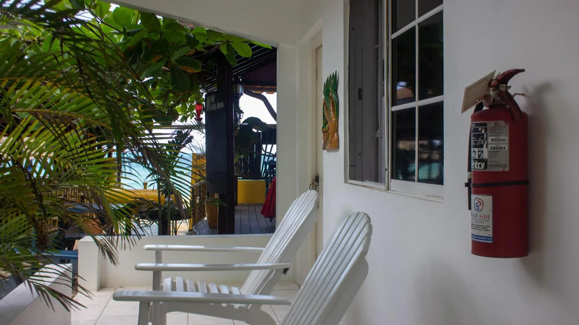 Mom'S Place Negril