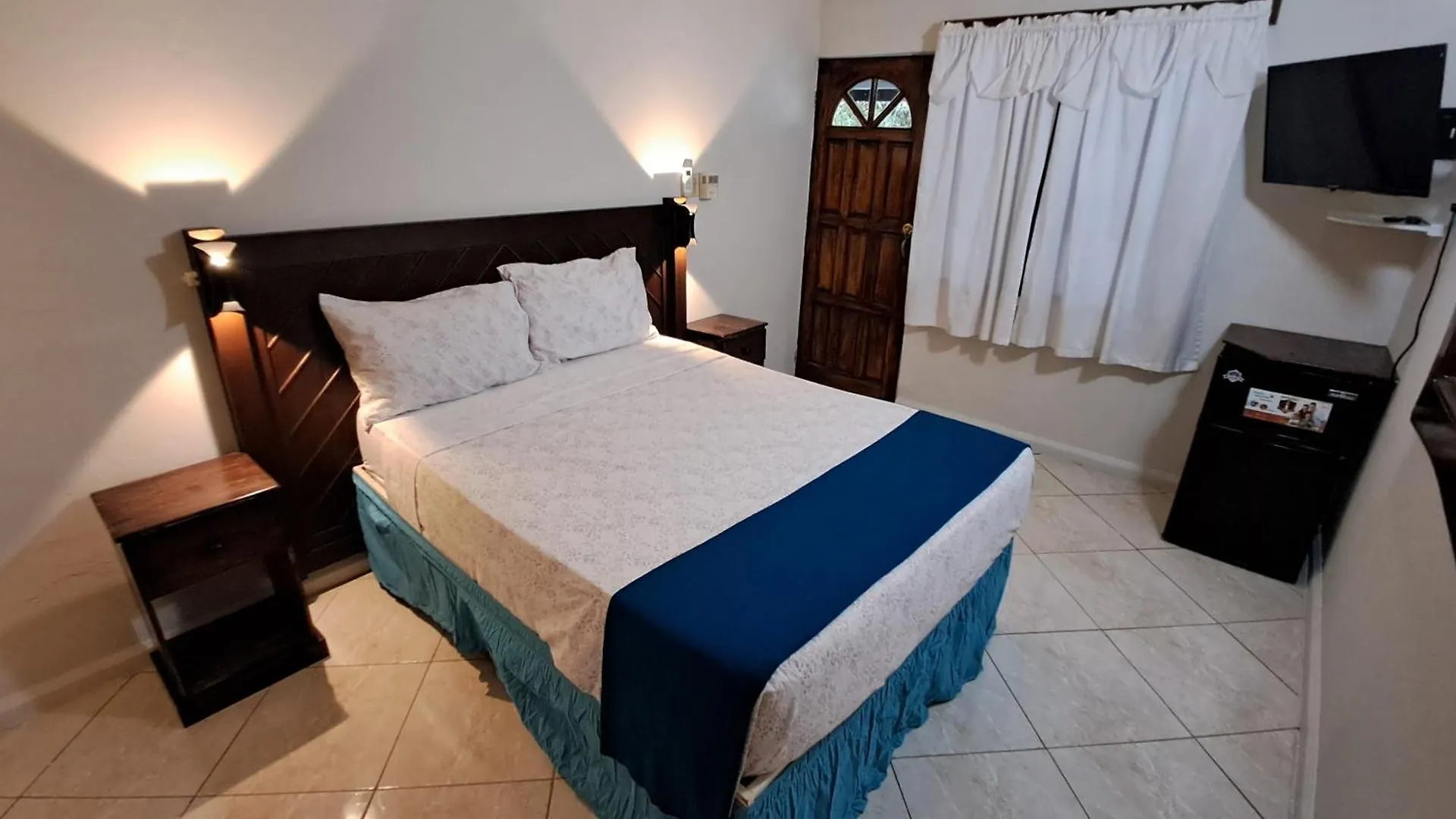 Mom'S Place Negril Hotel