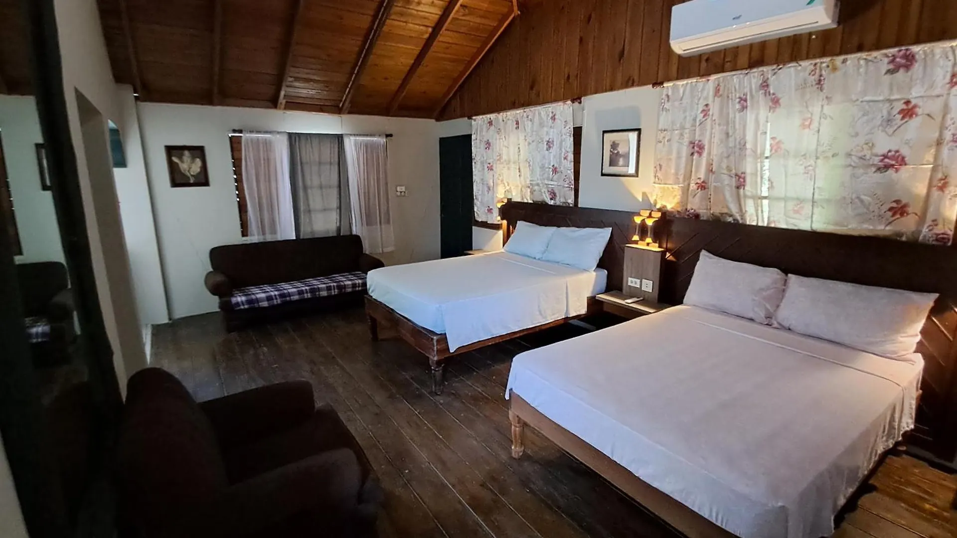Mom'S Place Negril Jamaica