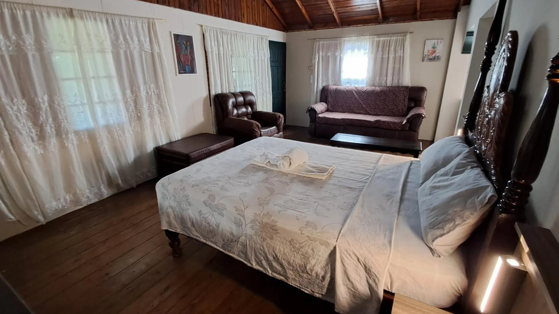 Mom'S Place Negril Hotel